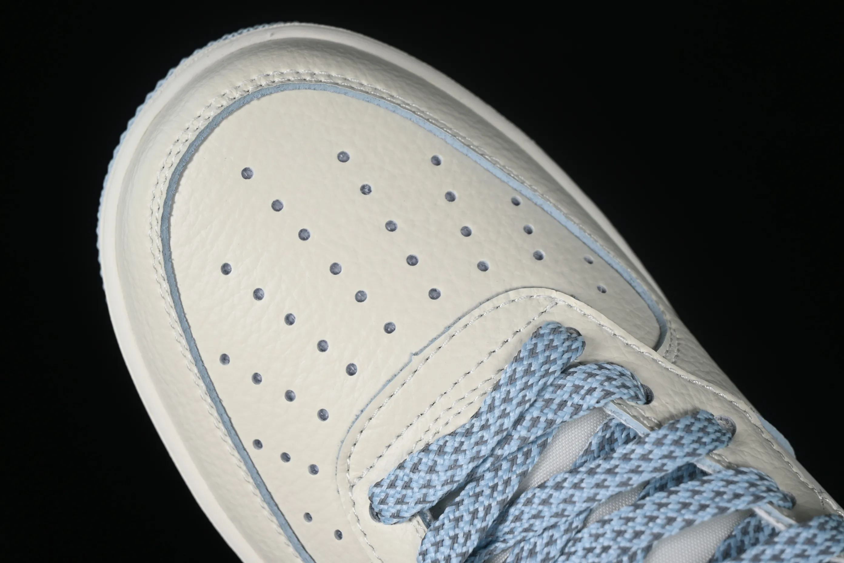All categories Nk Air Force 1 Air Force series Nk Air Force 1 Mid Air Force mid-top Nk Air Force 1'07 Mid sky blue pearlescent small hook Air Force One mid-top casual sneakers SG2356-802